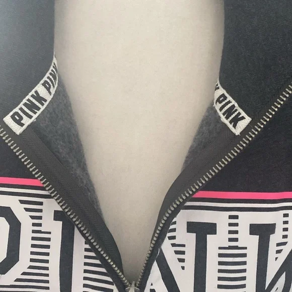 Pink by VS large sweatshirt kangaroo pocket - Picture 6 of 10